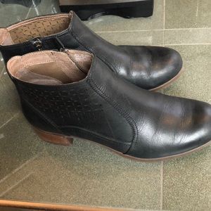 Dansko booties size 10/40